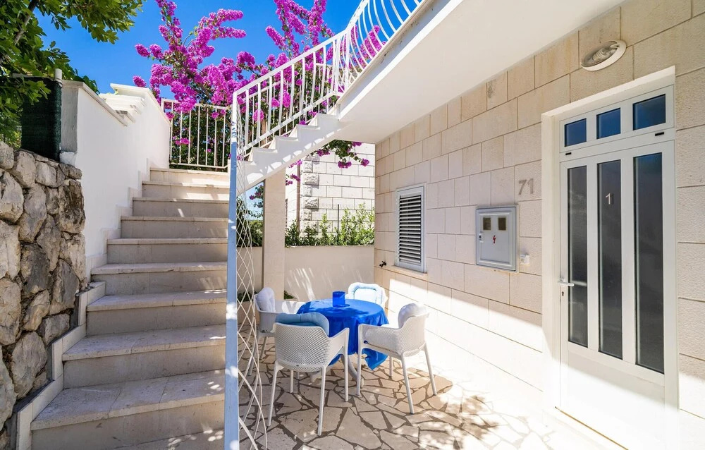 Beautiful Home in Stikovica With Wifi and 2 Bedrooms