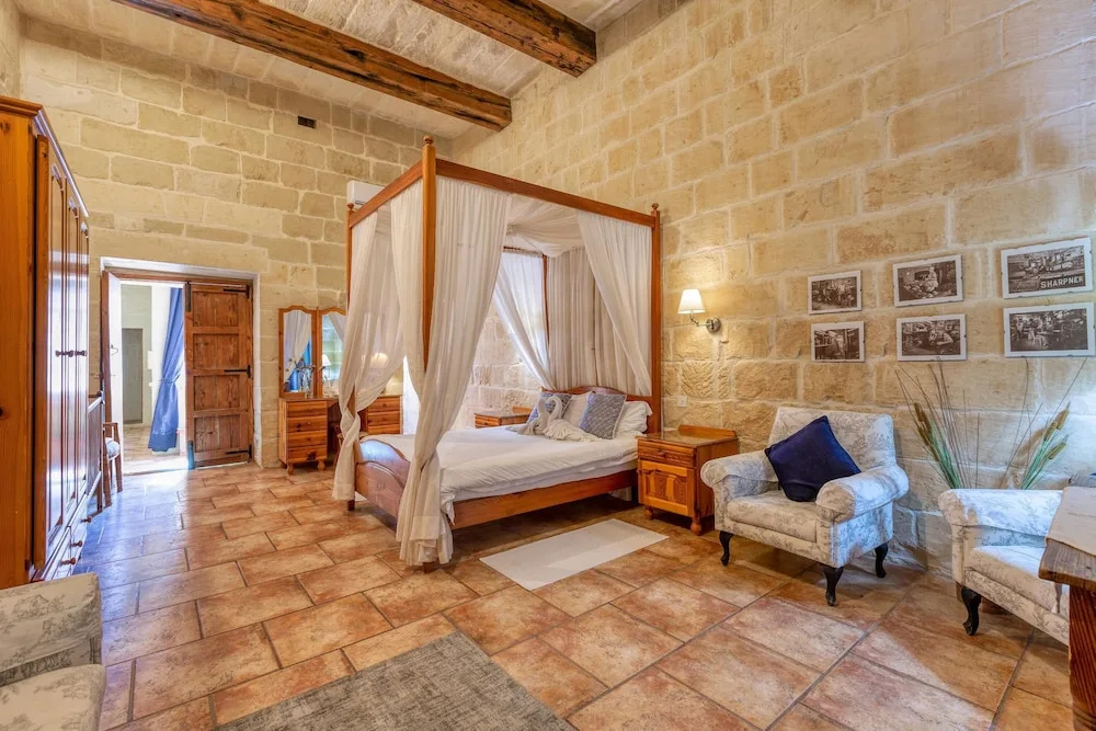 Taleli Pool Farmhouse in Gozo