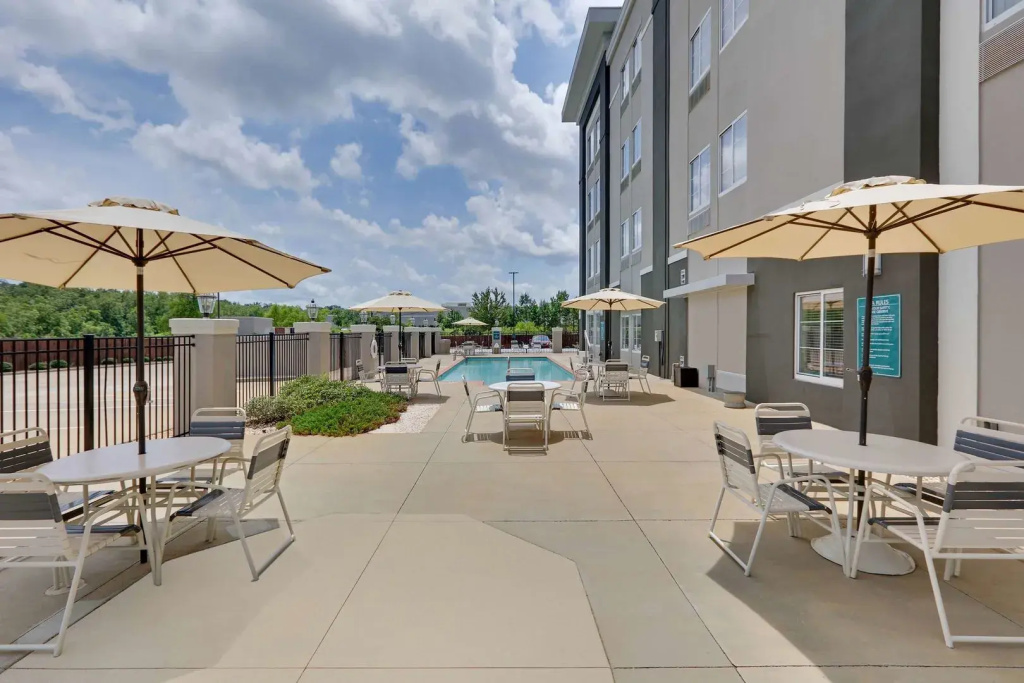 La Quinta Inn & Suites by Wyndham Starkville at MSU
