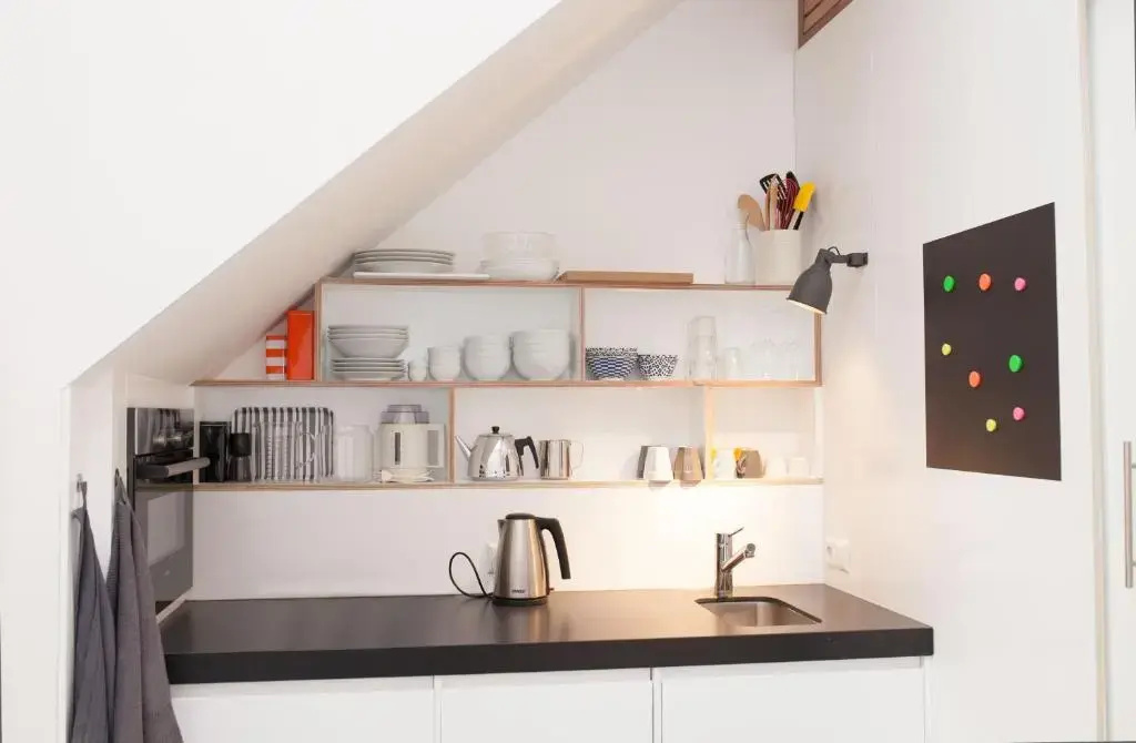hip & stylish apartment in center, near trainstation, 15 min walk