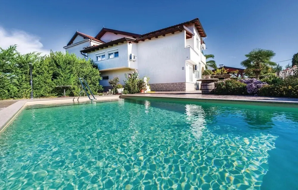 Stunning Home in Debeljak With Wifi and 6 Bedrooms