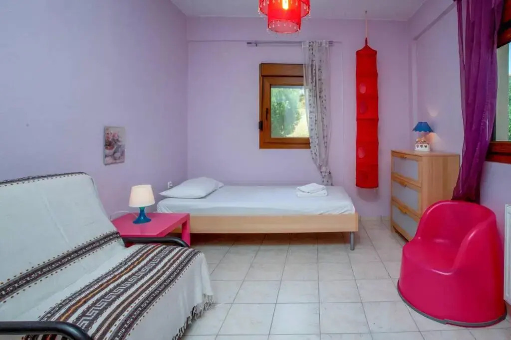 Family 5-bdrm villa with sea views on private land
