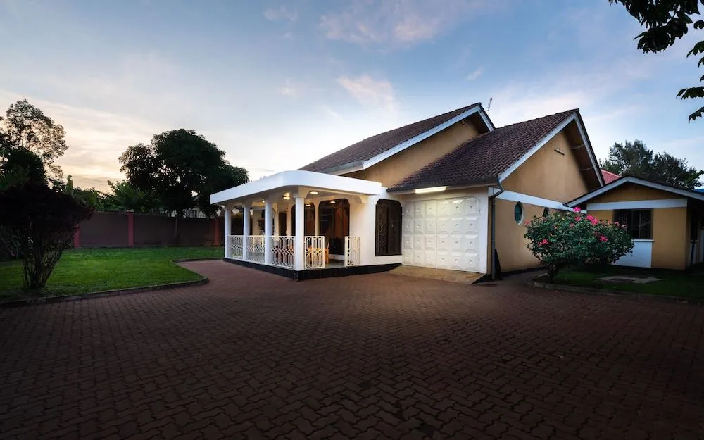 Footprints Hostel