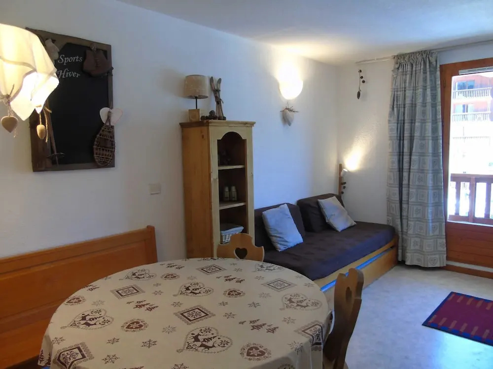 Lou Services Apartment M3-218 LSI 001