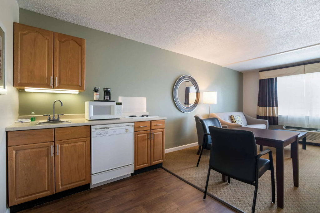 Quality Inn & Suites Auburn I-95