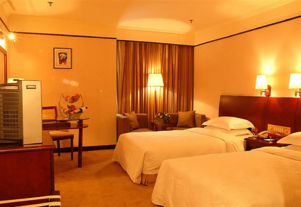 Royalty hotel