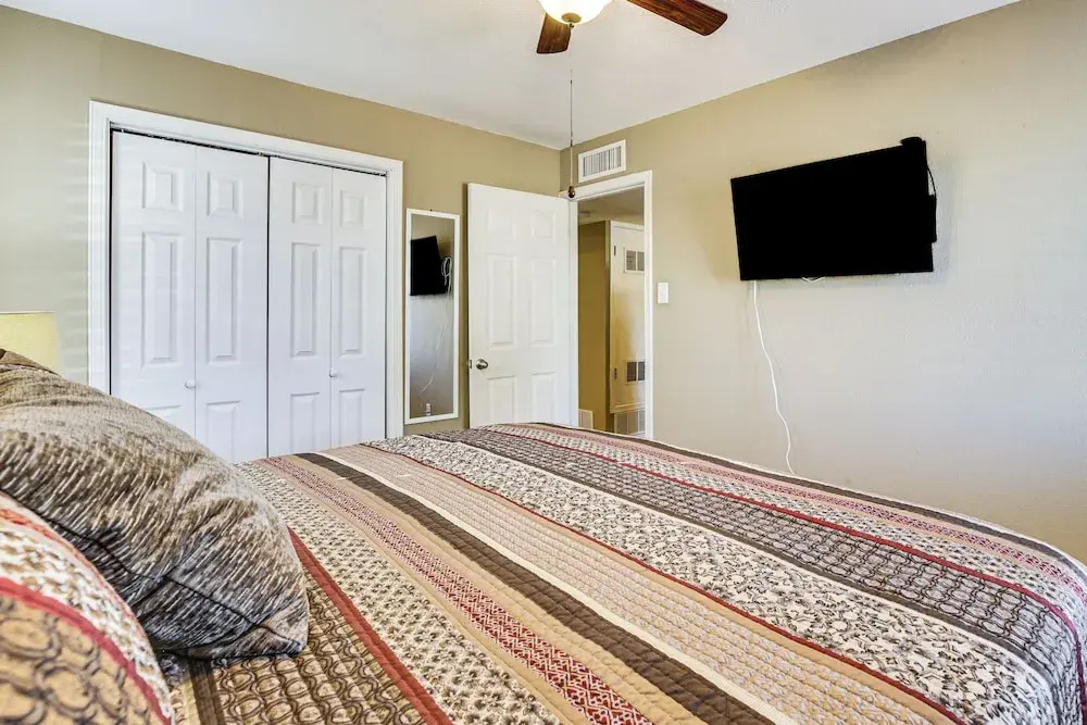 Quiet Family Home w/ Patio ~ 4 Mi to Utep, Airport