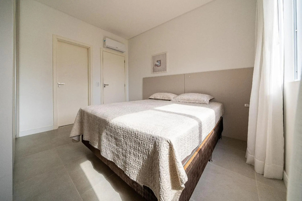 170 - Lindíssimo apartamento na Praia de Mariscal