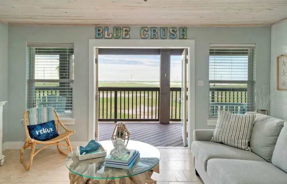 Sleeps 22 2 Homes w/ Private Pool, Game Room, Nature Views 7 BDR Avantstay