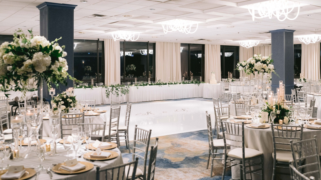 voco Chicago Downtown - Riverwalk by IHG