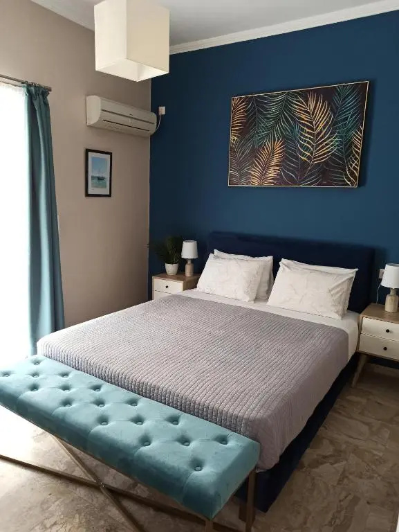 Captain's Seafront Apartments