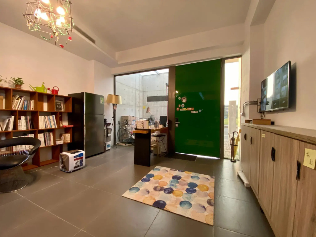 Taku Hostel