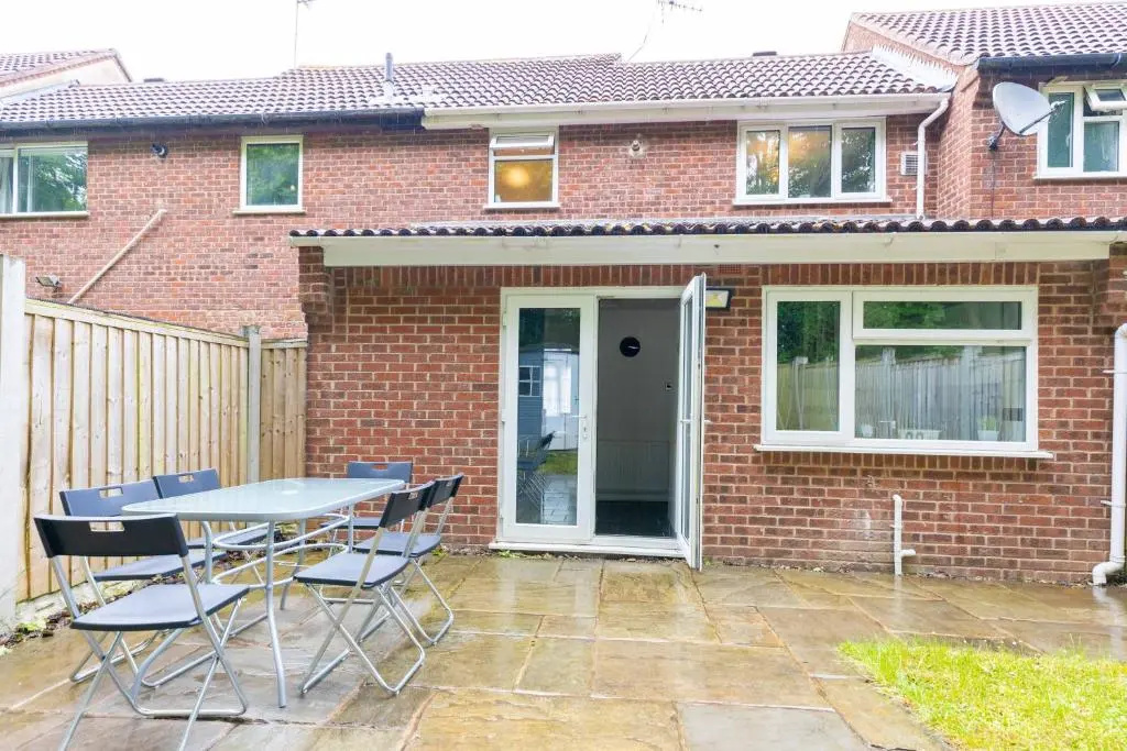 CAPRI 13 SA - 3 Bedroom House close to Loughborough University, EV car facilities, Free Parking, Free Wifi - Ask for contractor rates!