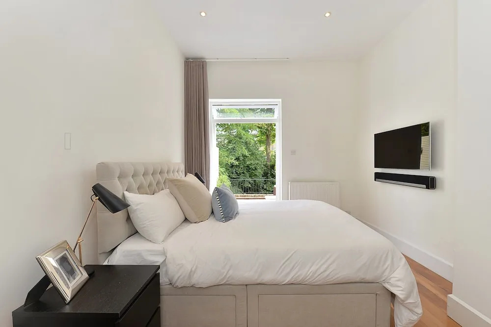 The Stunning Chelsea Gem - CCBE