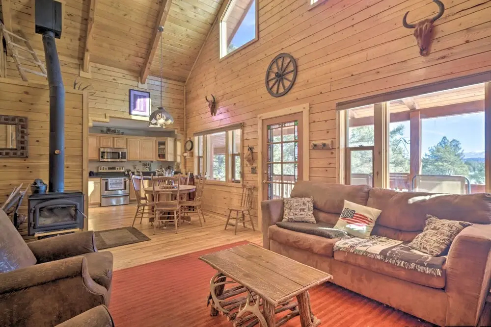 Log Cabin w/ Mountain Views ~ 30 Mi to Pikes Peak!