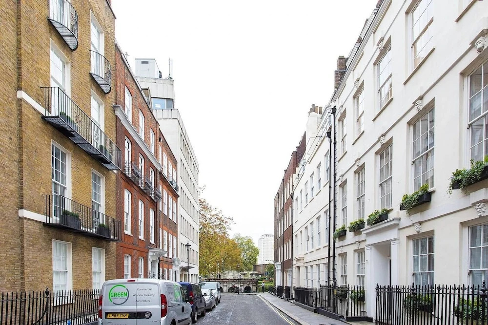 Exclusive 2BR Apartment In Covent Garden With Patio