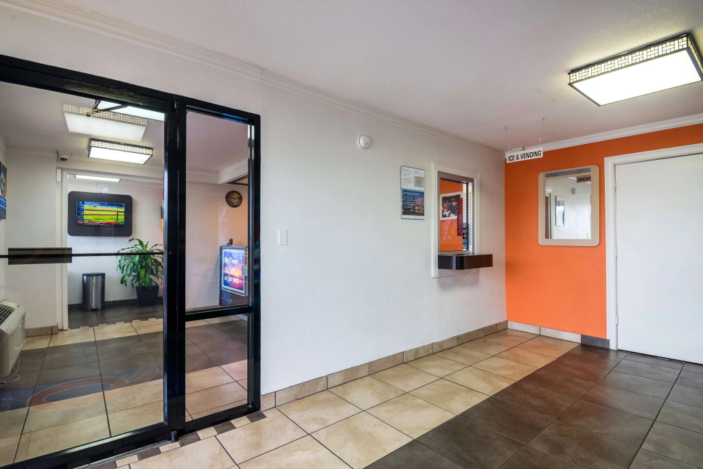 Motel 6-Anniston, AL