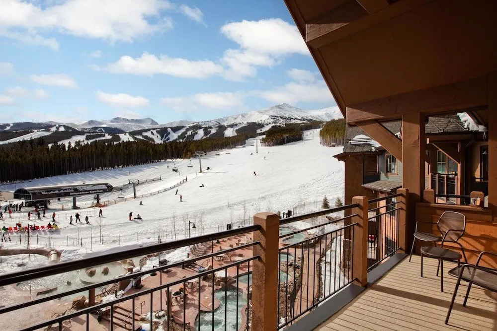 Grand Lodge on Peak 7