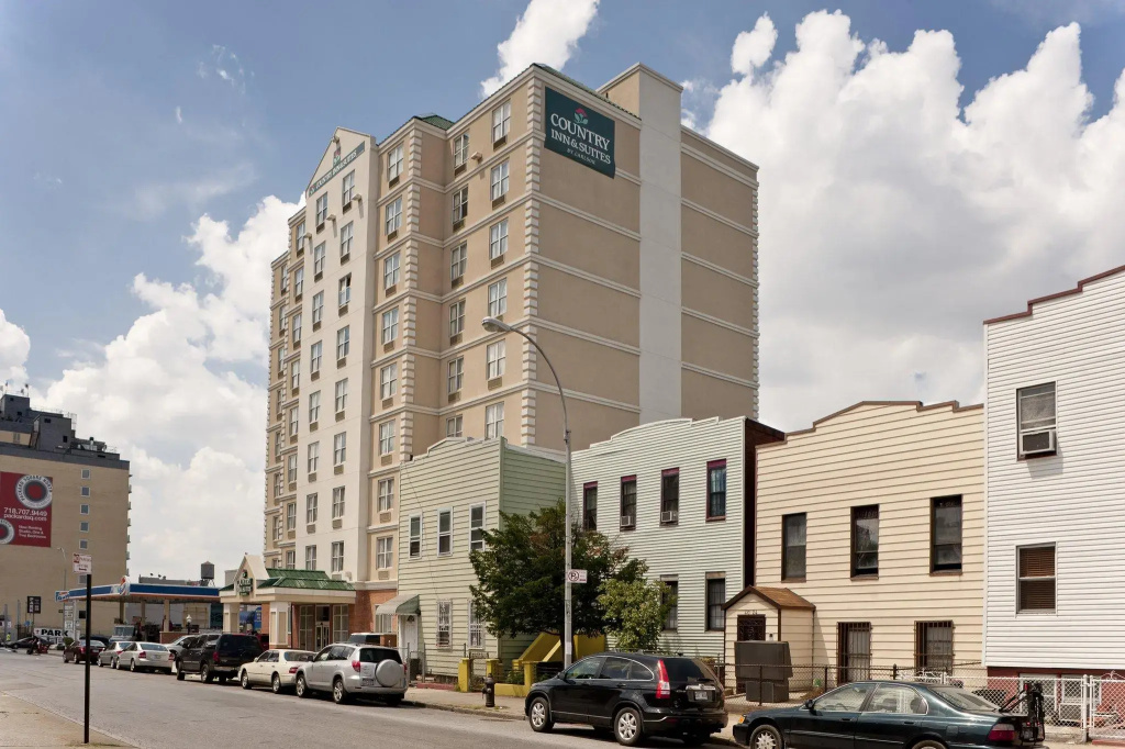 Queens County Inn and Suites Long Island City