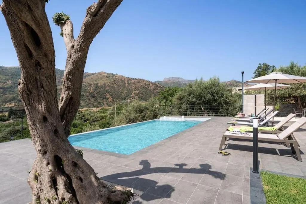 3 Bedroom Modern Villa, Pool, Savoca, East Sicily