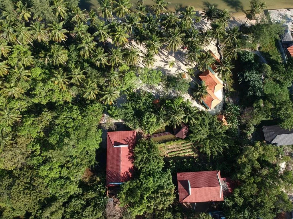 Kiki Coconut Beach Resort