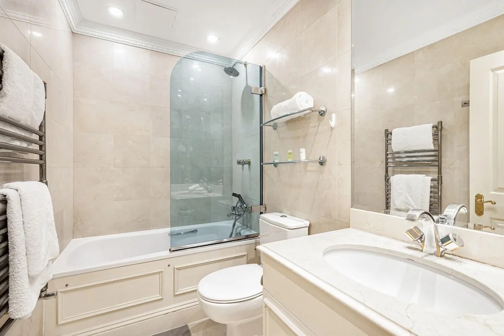 Luxury Knightsbridge Home Next To Hyde Park