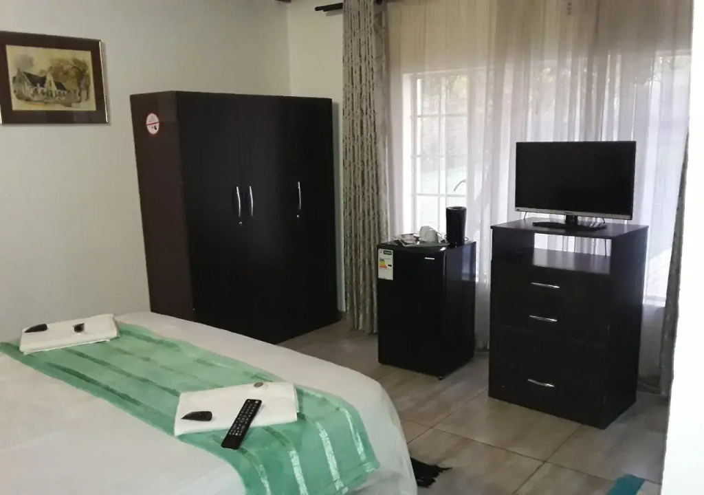 Royal Olympia Lodges & Safaris RSA