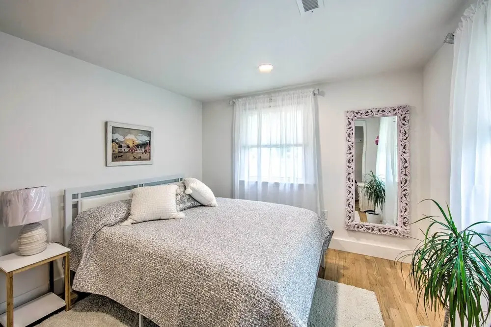 3 Mi to Dutch Wonderland: Serene Home w/ Deck