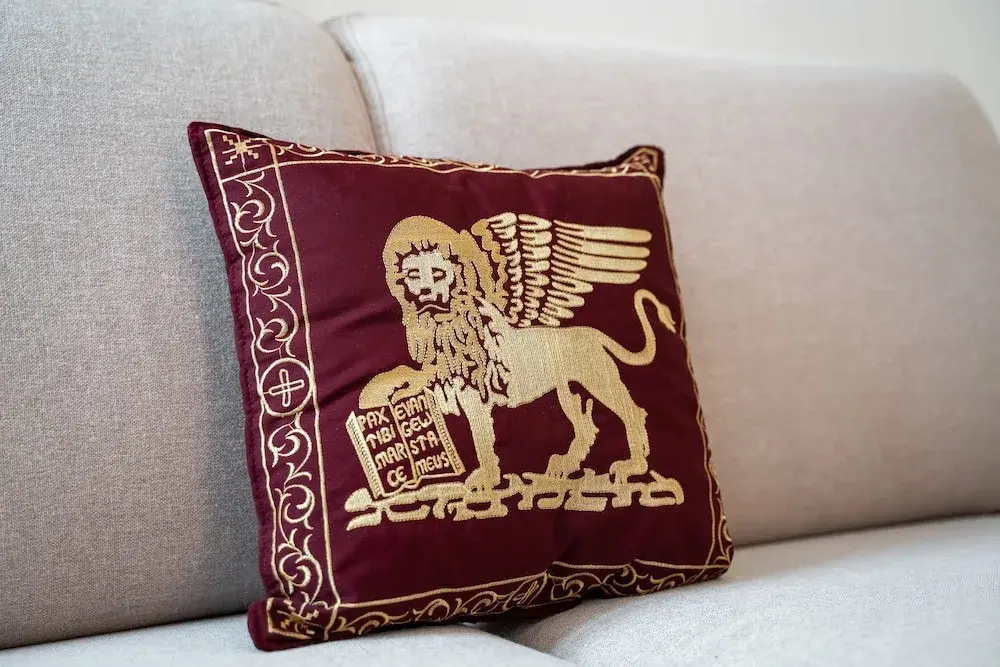 Ve.N.I.Ce Cera Remer Suite