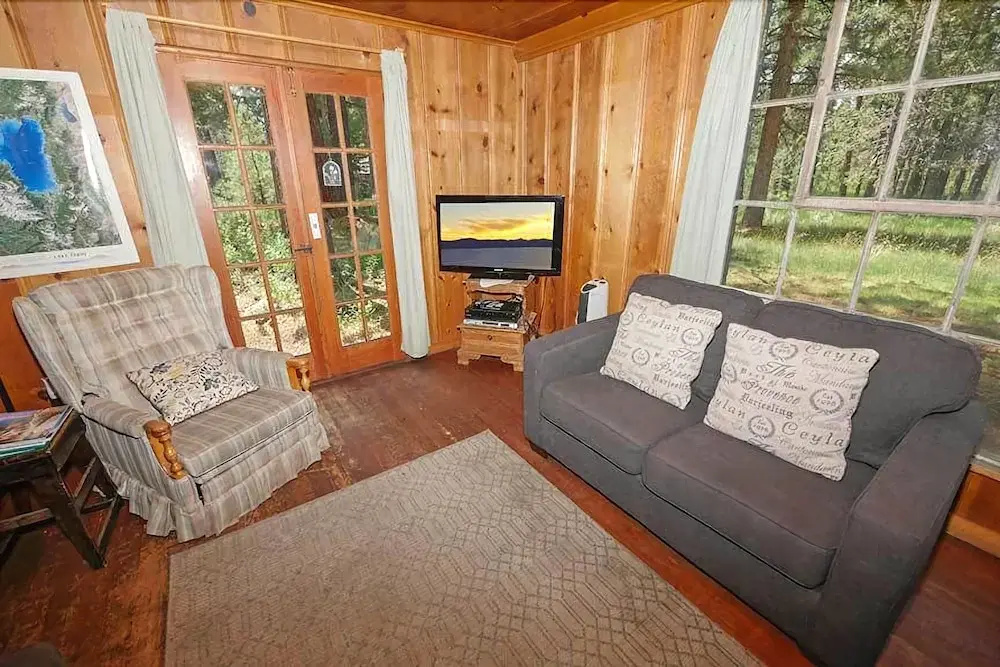 3901 Azure Avenue 2 Bedroom Cabin