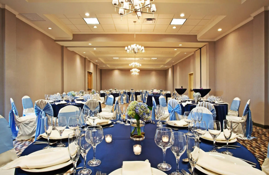 DoubleTree by Hilton Chicago Midway Airport, IL