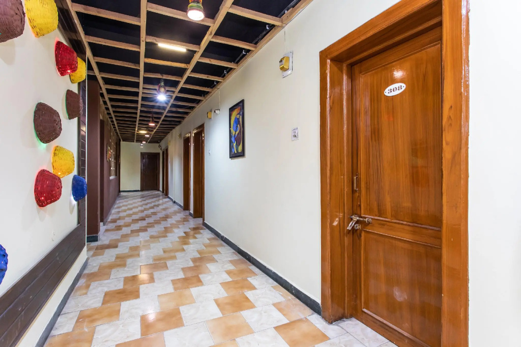 Hotel O Santushti