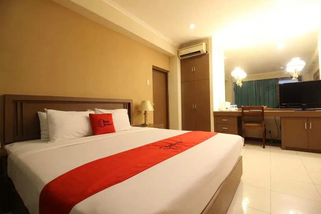 RedDoorz Premium @ Slamet Riyadi 2