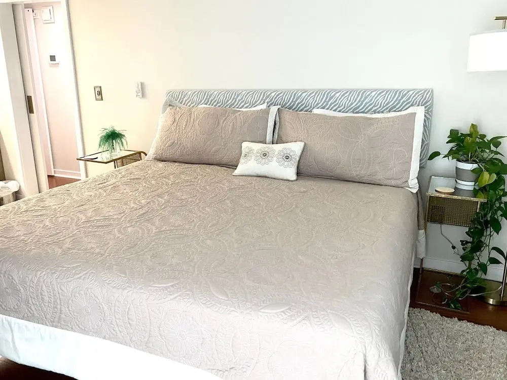 1622 Live oak Park