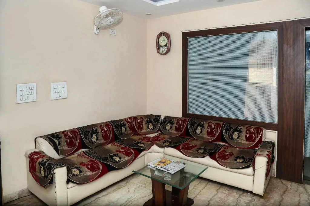 OYO 19387 Palace Guest House