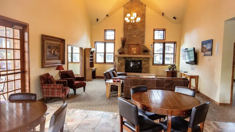 Trailhead Lodge 734 2 Bedroom Condo by RedAwning