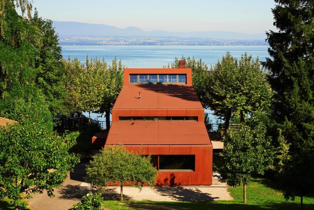 Villa de luxe pieds dans l'eau Otoctone Thonon CASA26