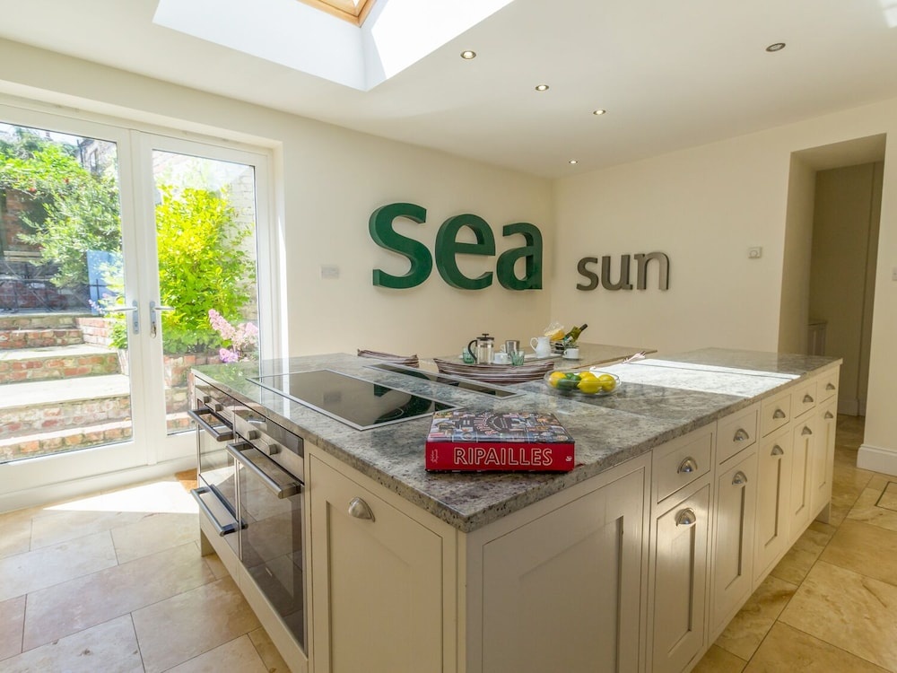 6 Sea Lane