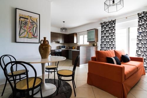 Three-Bedroom Apartment with Acropolis view