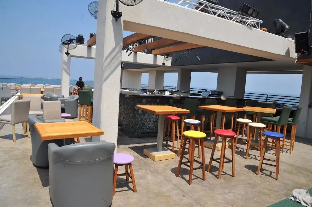 Le Six Resort Hotel
