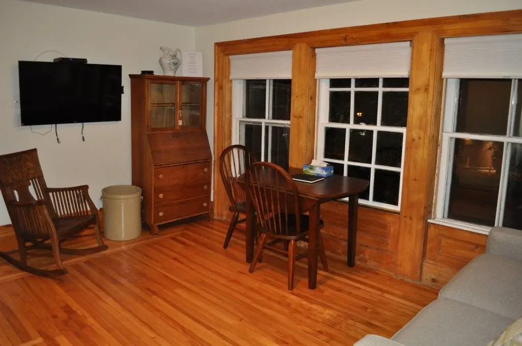 Holman's Heritage Suites