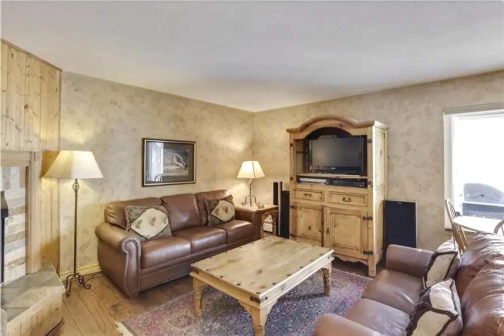 Tannhauser 212 - 2 Br Condo