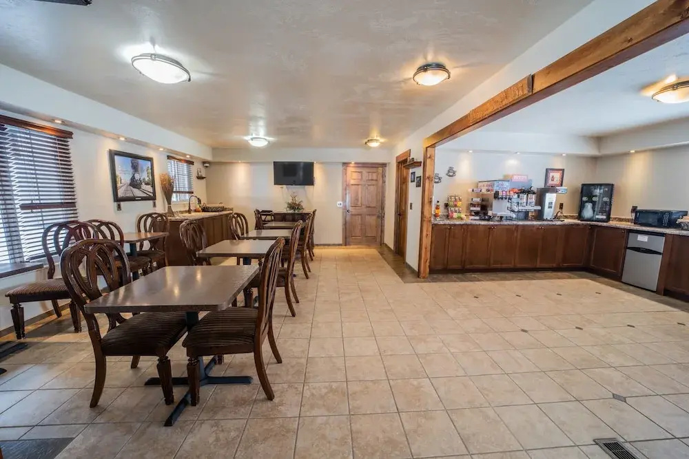 Clover Creek Inn