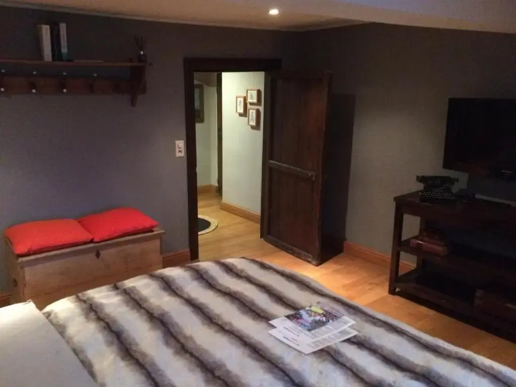 Maison de charme à Crupet et le gîte la suite