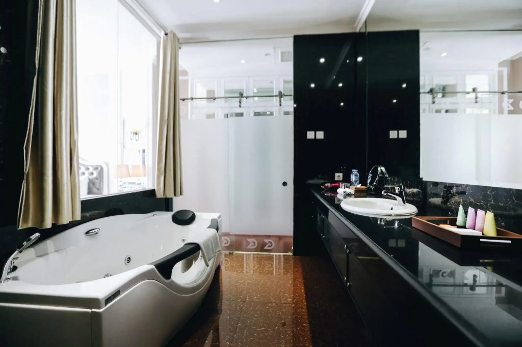 Golden Tulip Legacy Surabaya