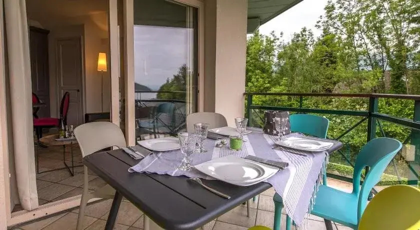 La Baie des Voiles 2 chambres 4 à 6 personnes au bord du lac plage privée