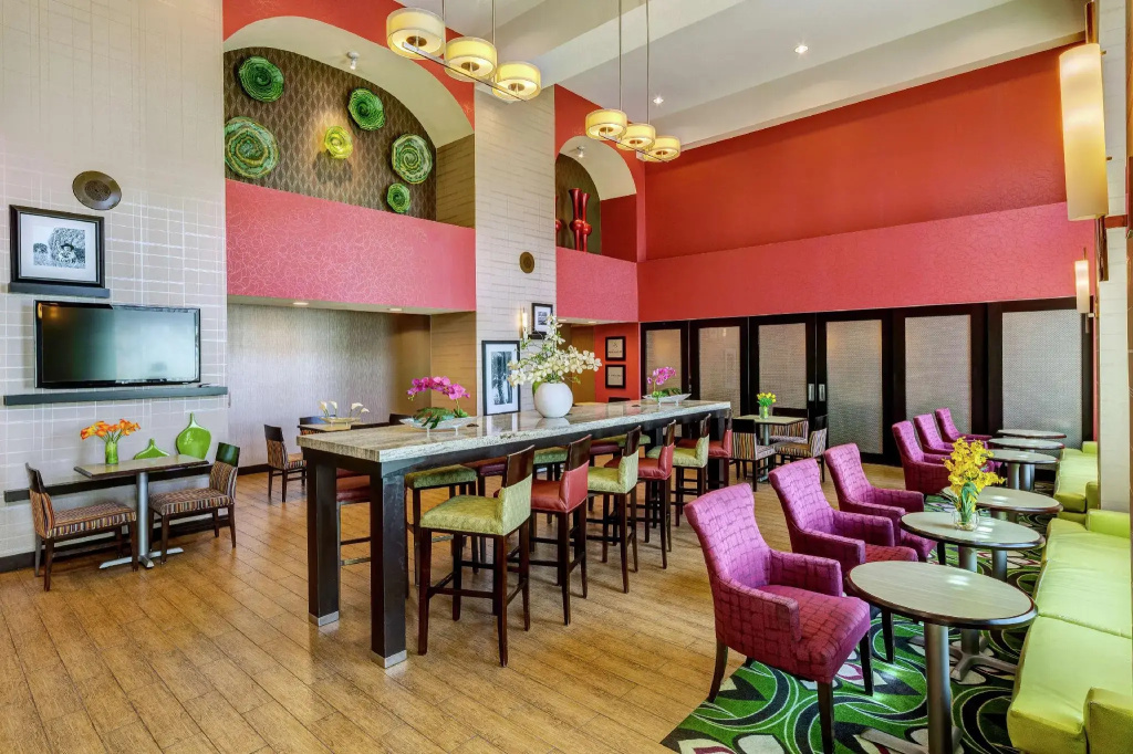 Hampton Inn & Suites Palm Desert