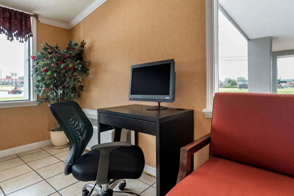 Econo Lodge Oxford near Choccolocco Park