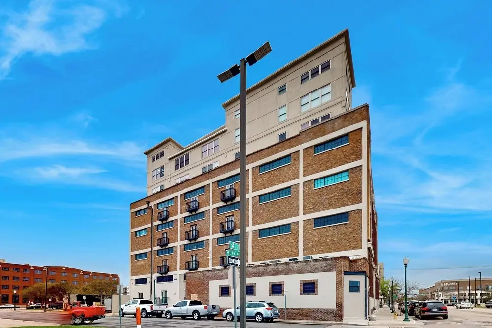 Luxe 1BR Downtown Loft in Historical Building