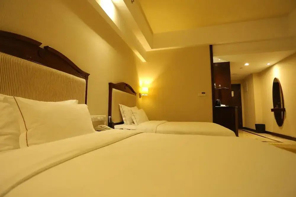 Country Garden Hill Lake Phoenix Hotel
